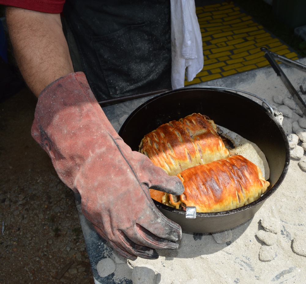 Buffalo River Elk Festival - Dutch Oven Cookoff