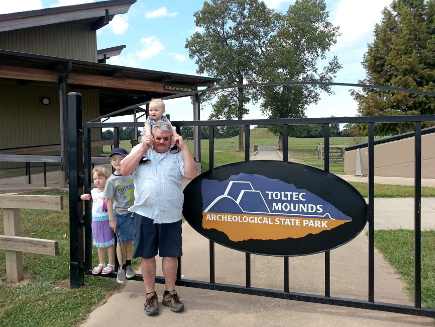 toltec-mounds-state-park-family-entrance