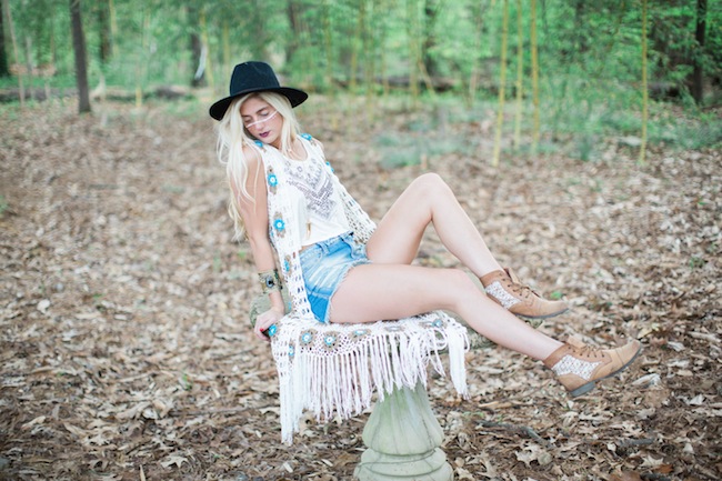 Fringe Clothing Model in Woods