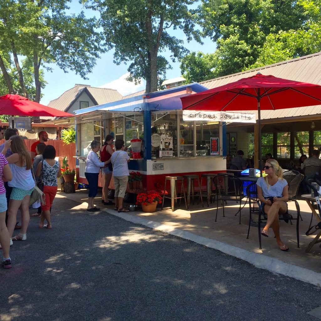 Crepe Paulettes in Bentonville