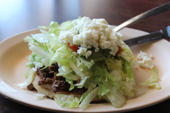 Sopes con Asada