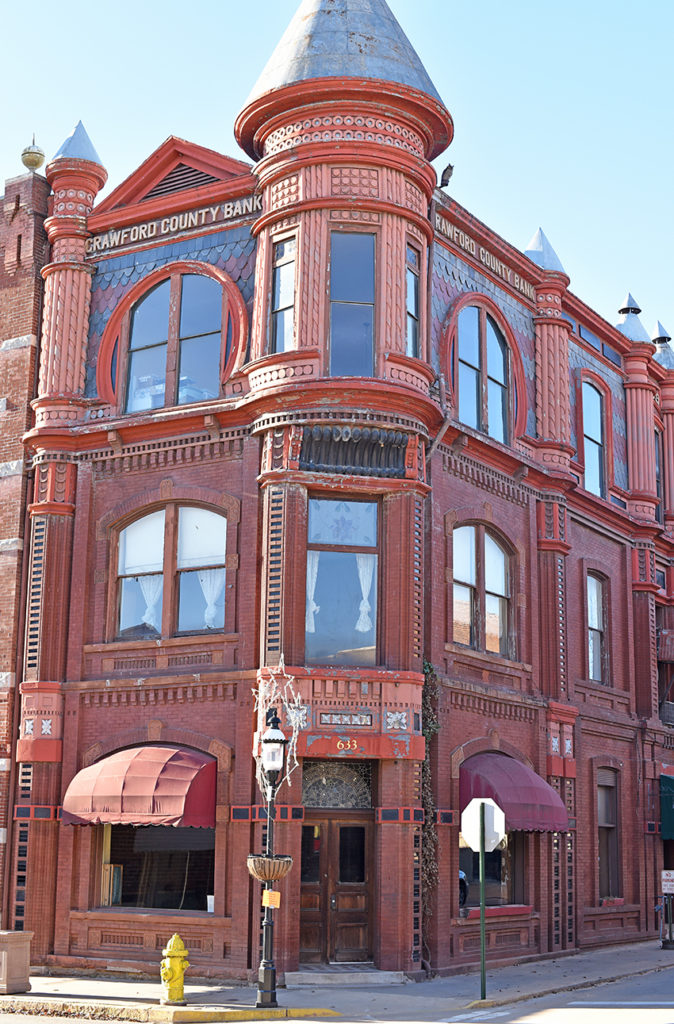 5 Reasons to Stroll Van Buren’s Historic District Only In Arkansas