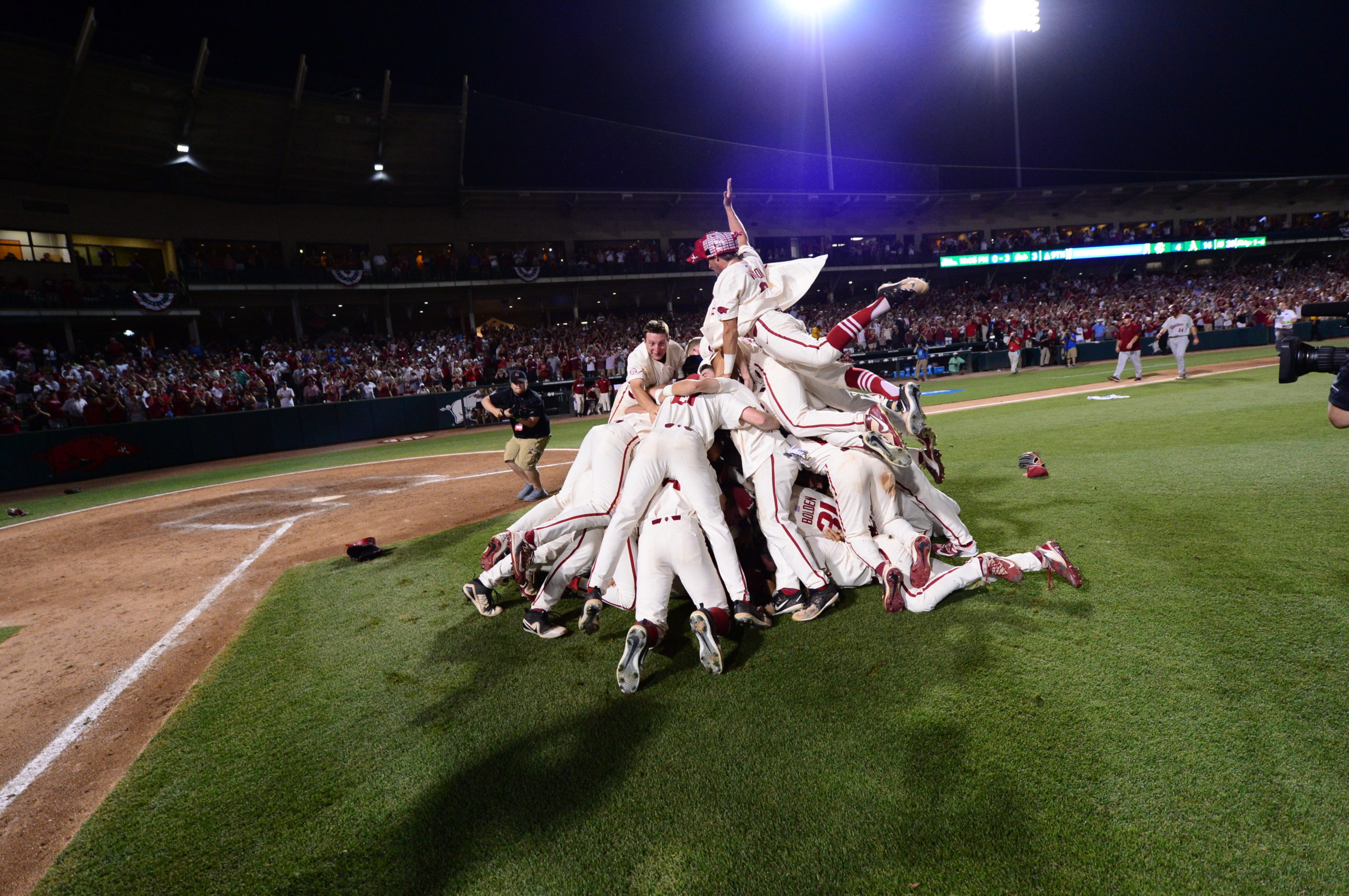 Arkansas Baseball : Arkansas Baseball: Five Questions to Answer Entering 2021 / College world series arkansas grabs the cws momentum with game 1 rally college world series arkansas grabs the cws momentum with game 1 rally.