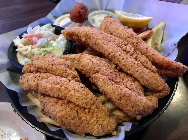 8 Favorite Fried Catfish Spots Around Arkansas - onlyinark ...