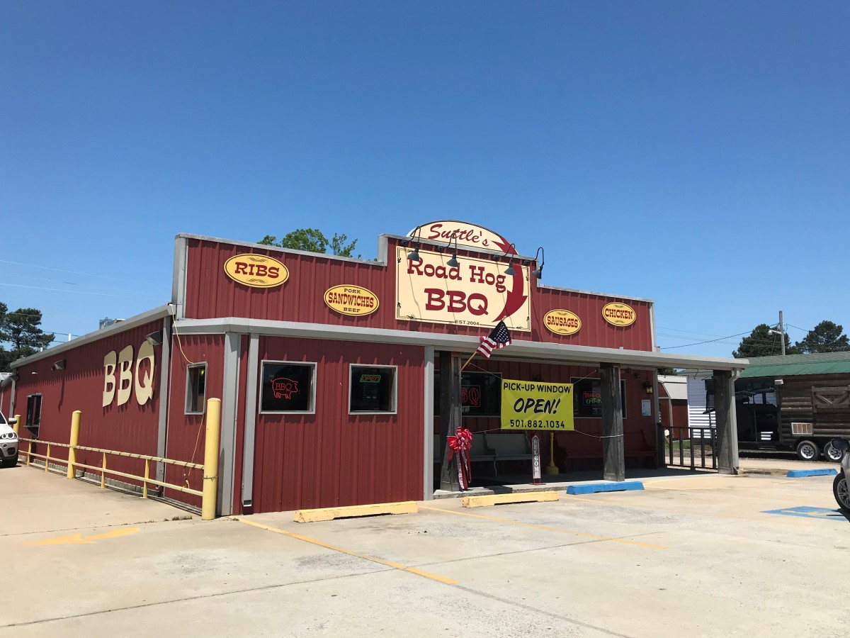 Parking Lot Lunch at Suttle’s Road Hog BBQ | Only In Arkansas