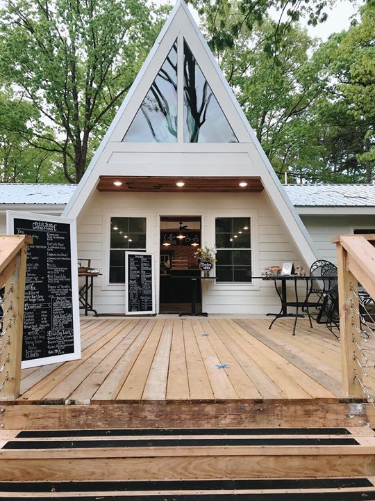 20 Unique Arkansas Airbnbs Boats, Yurts & Farms Only In Arkansas