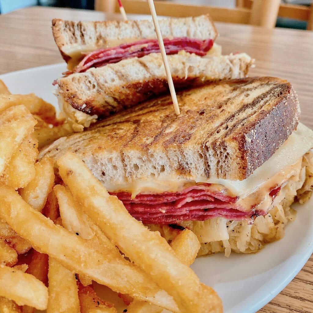 Duffers Cafe in Bella Vista