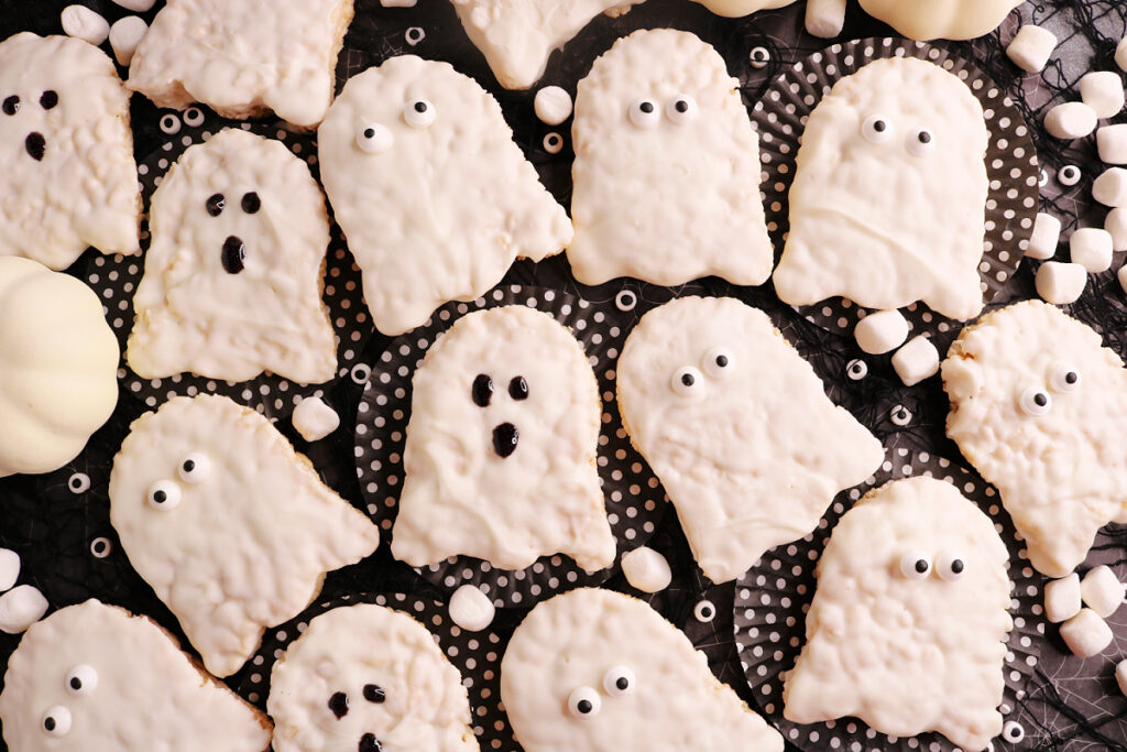 Rice Krispie Treat Ghosts